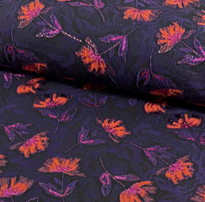 Jacquard paars met glinsterende bloemen  - A La Ville
